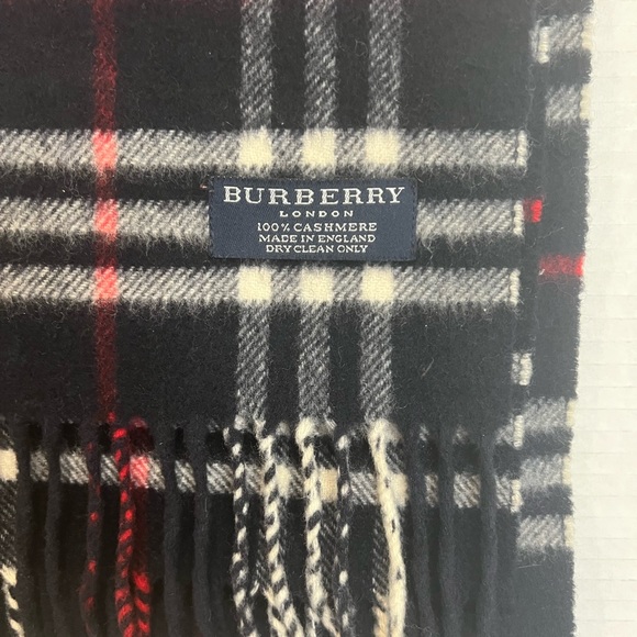 Burberry Winter Plaid Check 100% Cashmere Scarf EUC - Picture 3 of 3